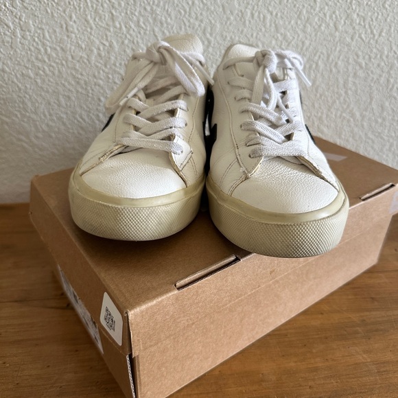 Veja Campo Size 10 - Picture 6 of 11